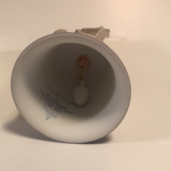 Goebel Hummel Christmas Bell Harmony in Four Parts Fourth Edition 1992 - Picture 6 of 10